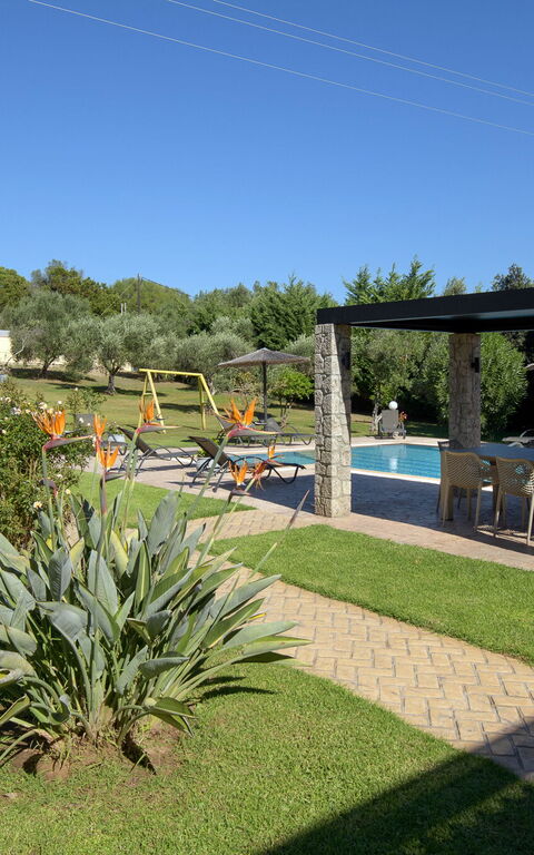 Villa Melitti: Buitenkanten, Buitenshuis, Tuin