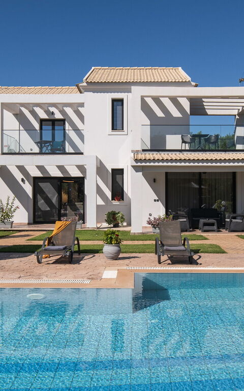 Villa Melitti: Buitenkanten, Buitenshuis, zwembad