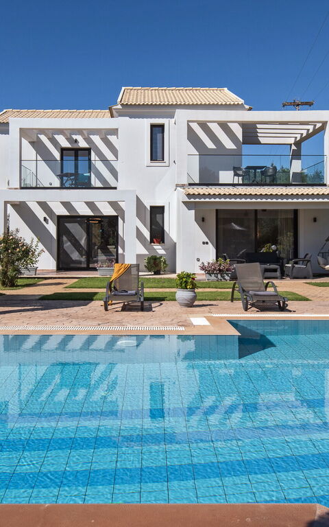 Villa Melitti: Buitenkanten, Buitenshuis, zwembad