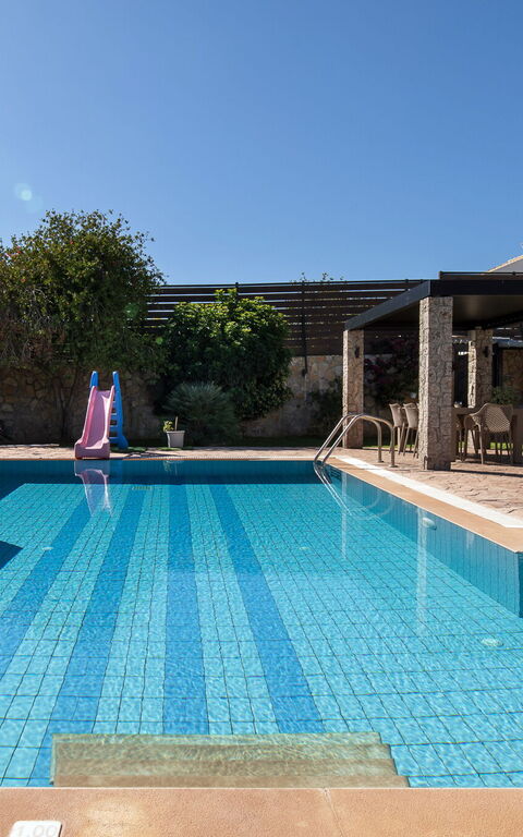 Villa Melitti: Buitenkanten, Buitenshuis, zwembad