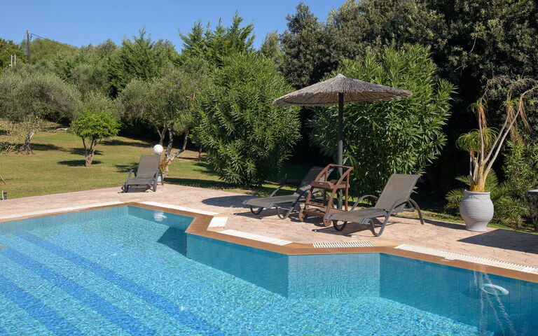 Villa Melitti: Buitenkanten, Buitenshuis, Tuin, zwembad