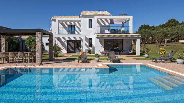 Villa Melitti: Buitenkanten, Buitenshuis, zwembad