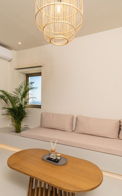 Lofos Horizon Villa: Woonkamer