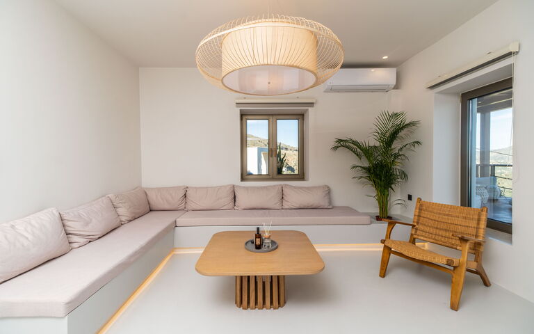 Lofos Horizon Villa: Woonkamer