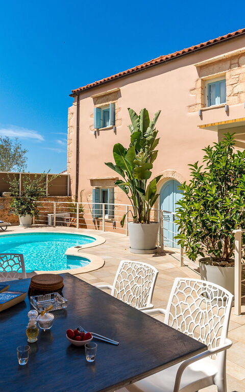 Villa Cava: Buitenkanten, Buitenshuis, zwembad