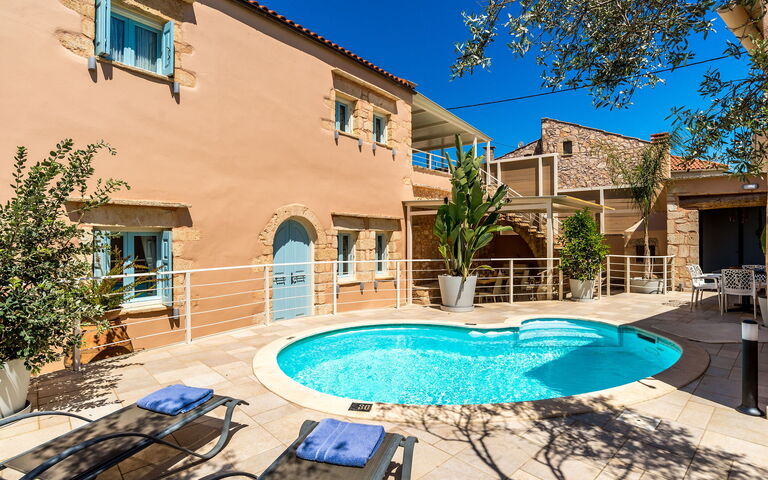 Villa Cava: Buitenkanten, Buitenshuis, zwembad