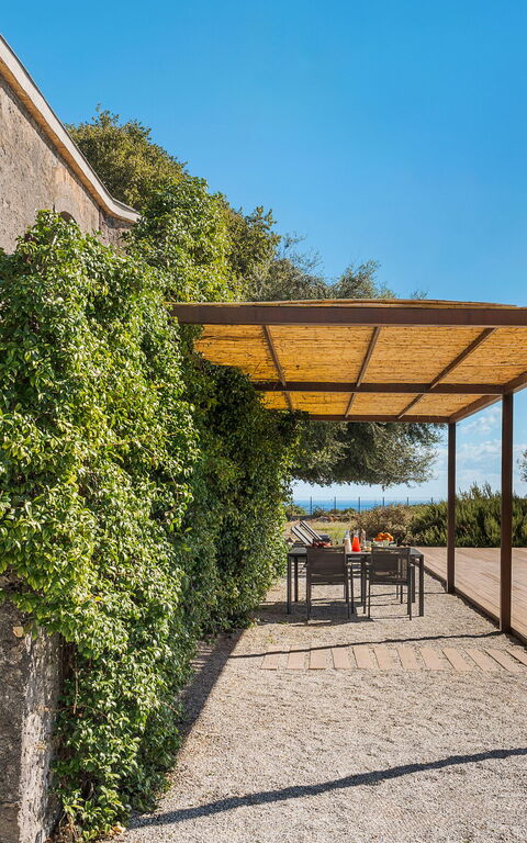 Muna Retreat: Buitenkanten, Buitenshuis, zwembad