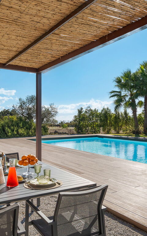 Muna Retreat: Buitenkanten, Buitenshuis, zwembad