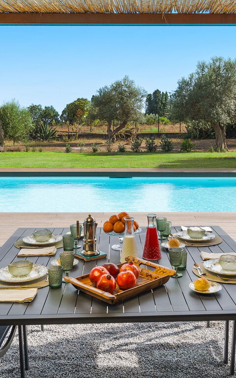 Muna Retreat: Buitenkanten, Buitenshuis, zwembad