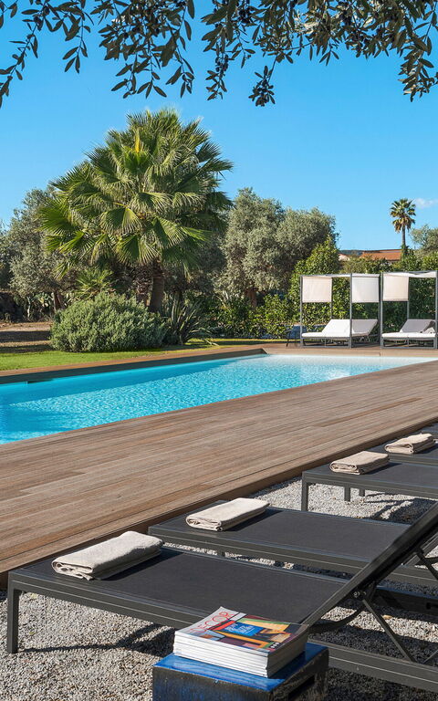 Muna Retreat: Buitenkanten, Buitenshuis, zwembad