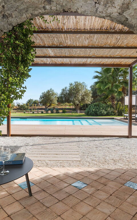 Muna Retreat: Buitenkanten, Buitenshuis, zwembad