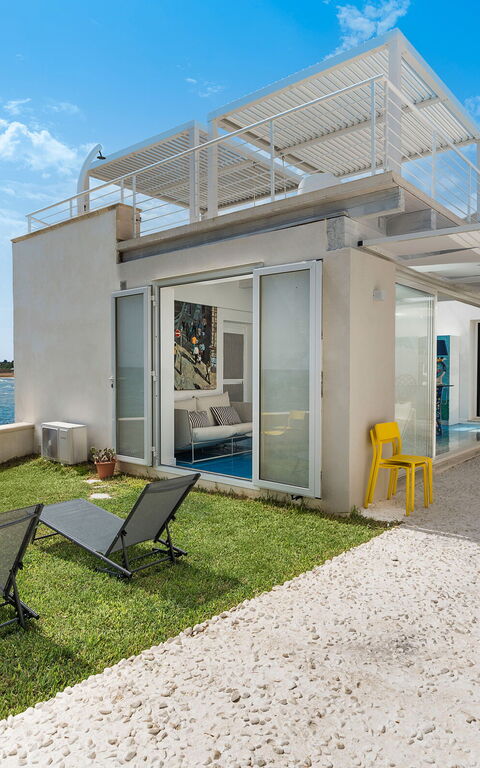 Montalbano Suite: Buitenkanten, Buitenshuis, Keer bekeken