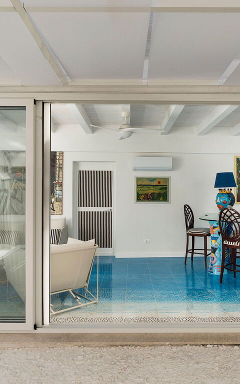 Montalbano Suite: Buitenkanten, Buitenshuis