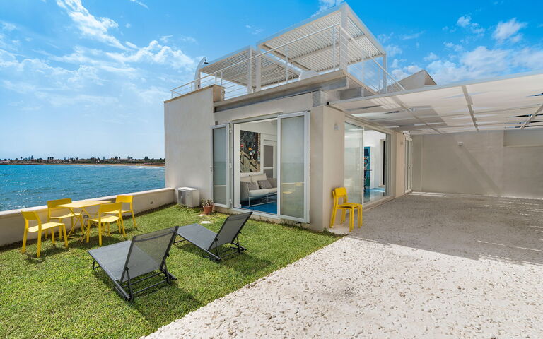 Montalbano Suite: Buitenkanten, Buitenshuis, Keer bekeken