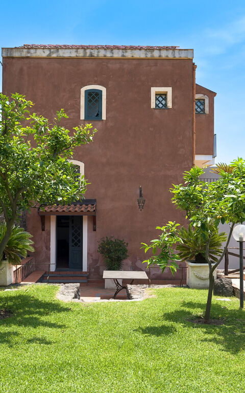 Villa Saracina: Buitenkanten, Buitenshuis, Tuin