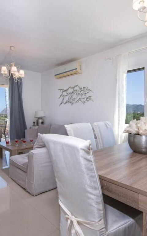 Magnolia: Lunchroom, Woonkamer