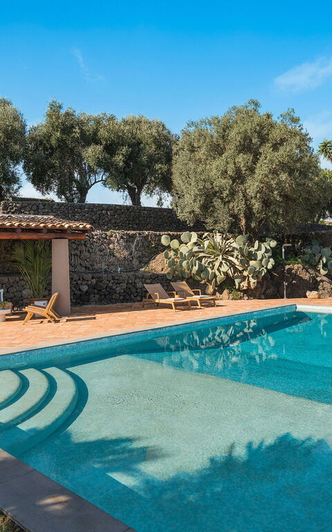 Villa Continella: Buitenkanten, Buitenshuis, Tuin