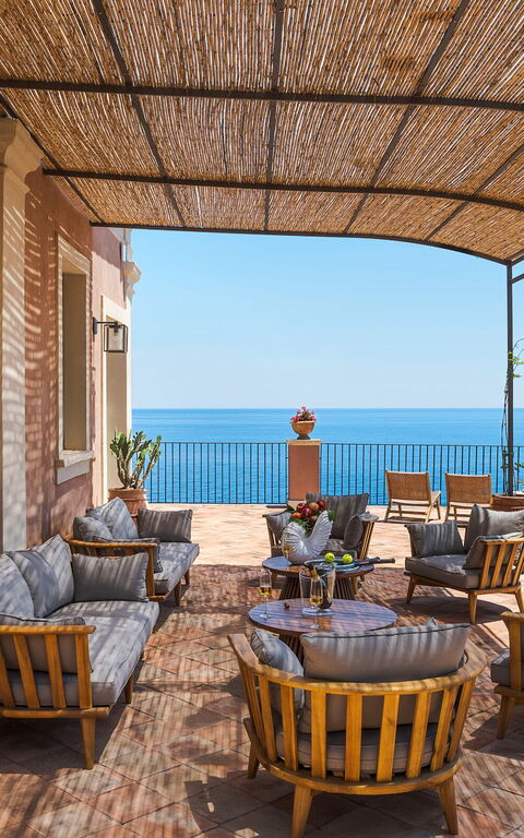 Villa Continella: Balkon / terras / patio, Keer bekeken