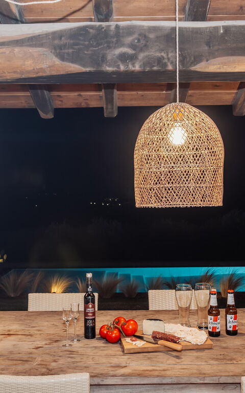 Villa Marinella: Balkon / terras / patio, Buitenkanten, zwembad