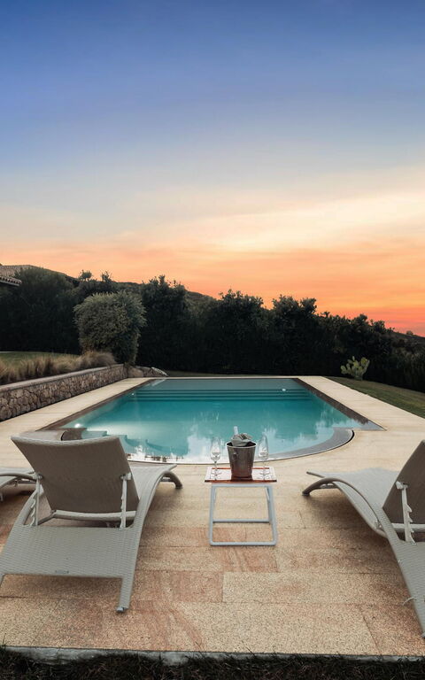 Villa Marinella: Buitenkanten, zwembad