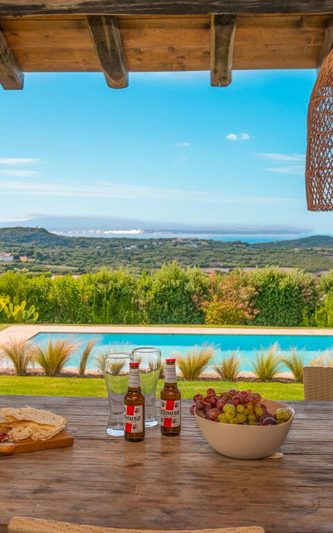 Villa Marinella: Balkon / terras / patio, Buitenkanten, Keer bekeken, zwembad