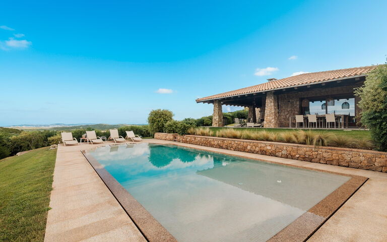 Villa Marinella: Buitenkanten, zwembad