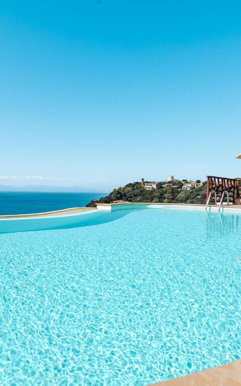 Villa Atlantide: Buitenkanten, Buitenshuis, Keer bekeken, zwembad