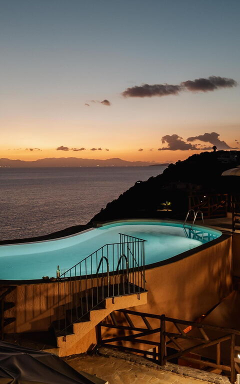 Villa Atlantide: Buitenkanten, Buitenshuis, Keer bekeken, zwembad