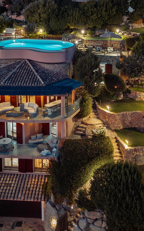 Villa Atlantide: Keer bekeken, Tuin, zwembad