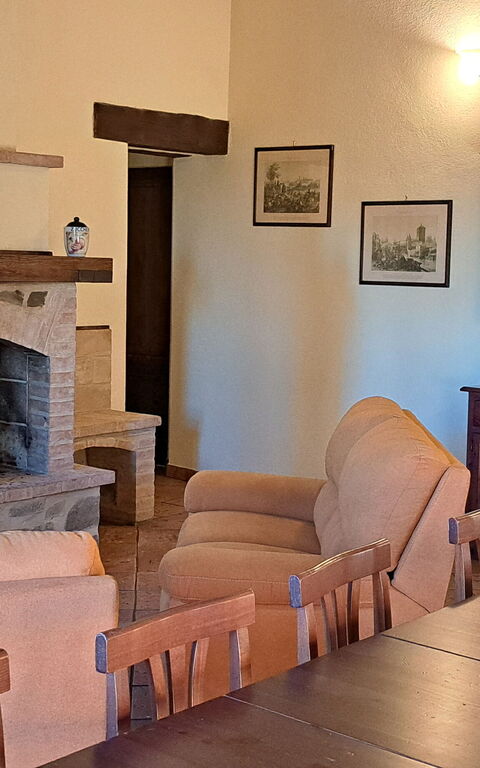 Podere Peteglia: Lunchroom, Woonkamer