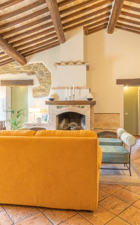 Podere Peteglia: Woonkamer