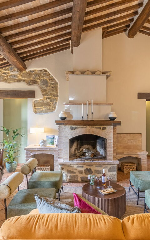 Podere Peteglia: Lunchroom, Woonkamer