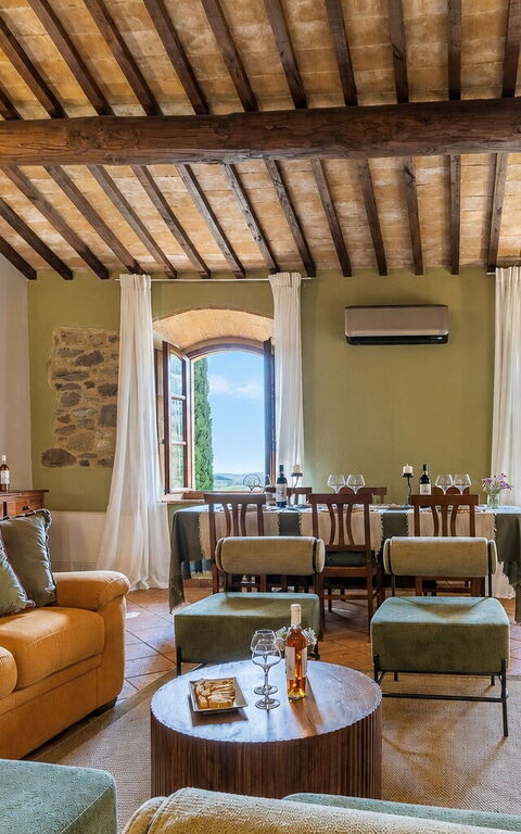 Podere Peteglia: Woonkamer