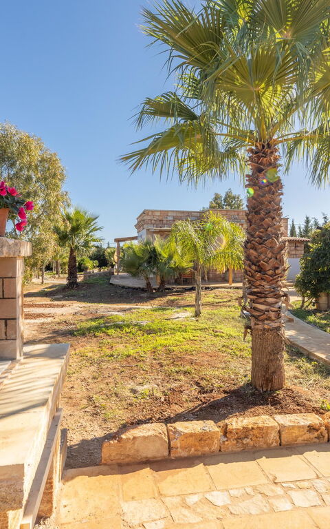 Villa Renedda: Buitenkanten, Buitenshuis