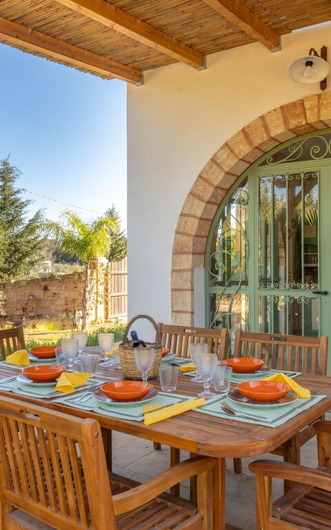 Villa Renedda: Balkon / terras / patio, Buitenkanten, Buitenshuis