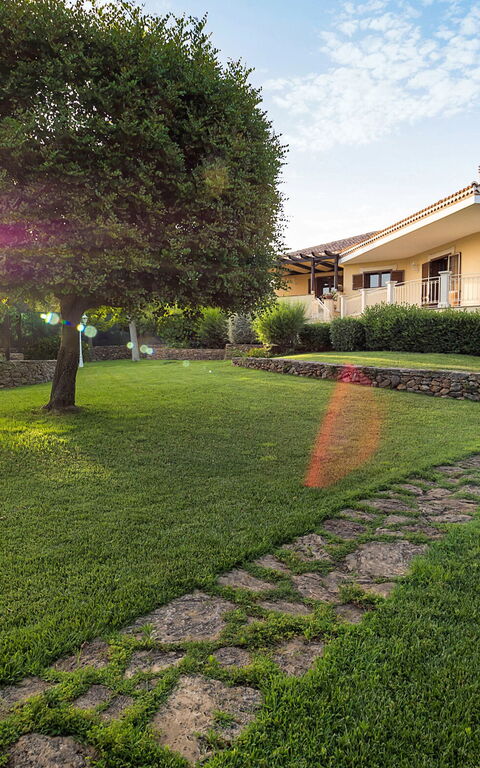 Villa Profumo D'Oriente: Buitenkanten, Buitenshuis, Tuin