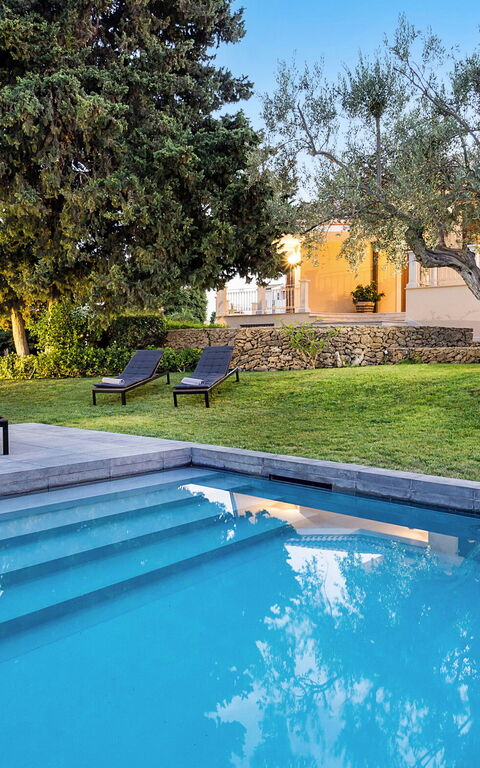 Villa Profumo D'Oriente: Buitenkanten, Buitenshuis, Tuin, zwembad