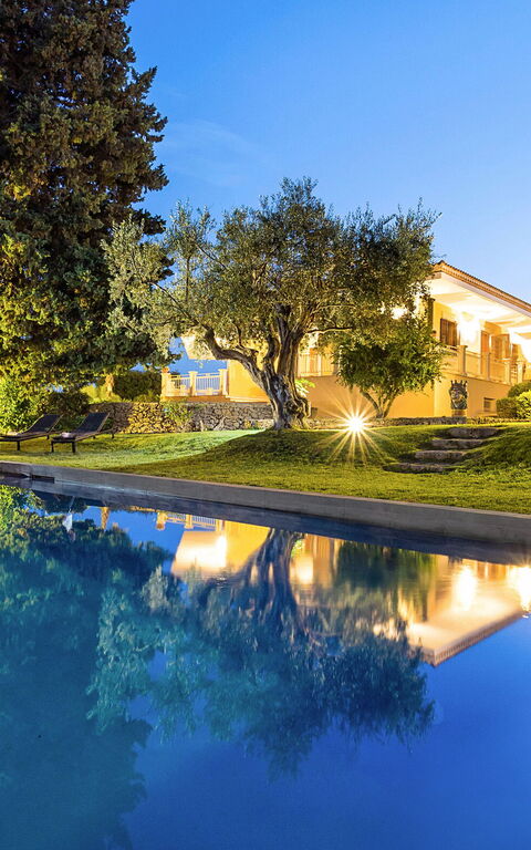 Villa Profumo D'Oriente: Buitenkanten, Buitenshuis, Tuin, zwembad