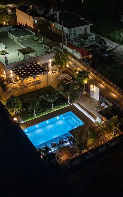 Villa Olympia: Keer bekeken, zwembad