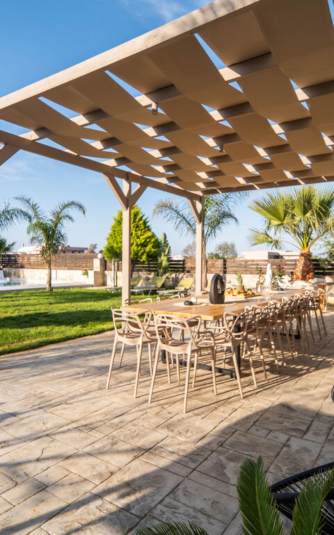 Villa Olympia: Balkon / terras / patio, Buitenkanten, Buitenshuis, Tuin