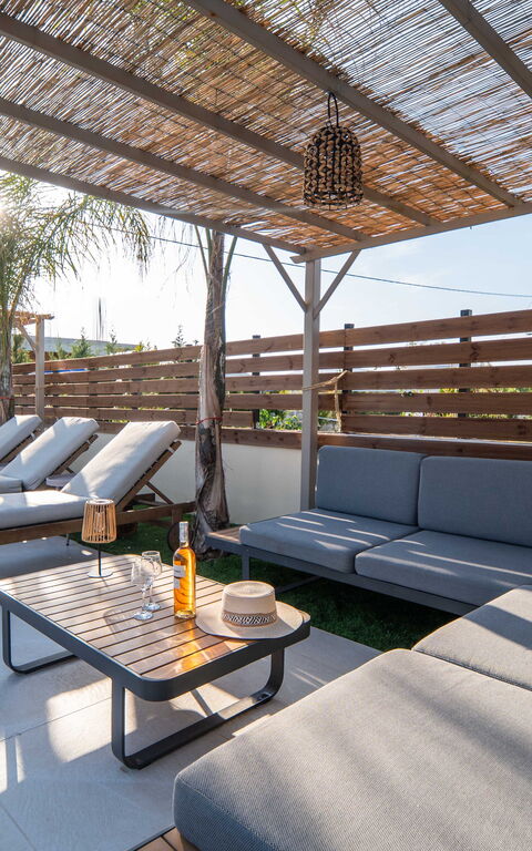 Villa Olympia: Balkon / terras / patio