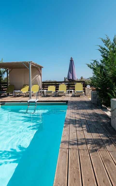 Villa Olympia: Buitenkanten, Buitenshuis, zwembad