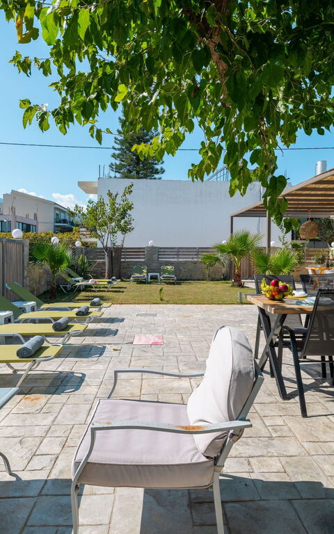 Villa Olympia: Balkon / terras / patio, Buitenkanten, Buitenshuis