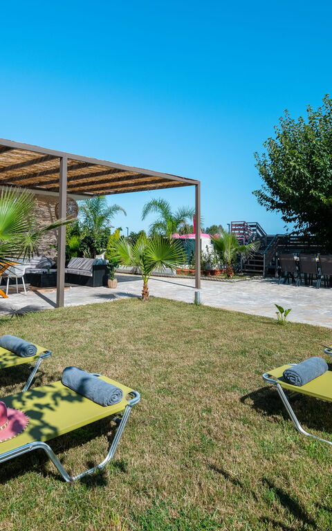 Villa Olympia: Buitenkanten, Buitenshuis, Tuin