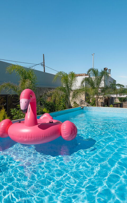 Villa Olympia: Buitenkanten, Buitenshuis, zwembad