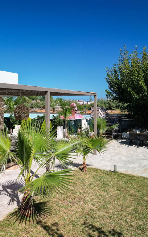 Villa Olympia: Buitenkanten, Buitenshuis, Keer bekeken, Tuin