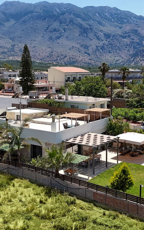 Villa Olympia: Keer bekeken, zwembad