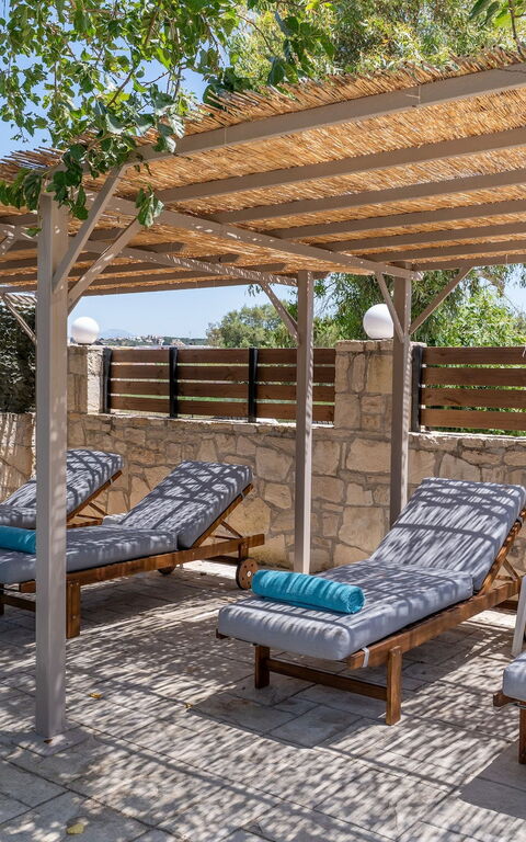 Villa Olympia: Balkon / terras / patio