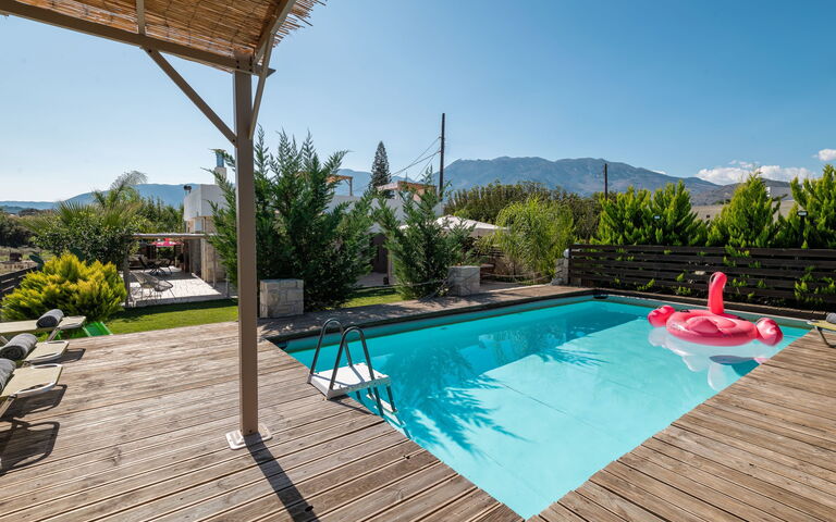 Villa Olympia: Buitenkanten, Buitenshuis, Tuin, zwembad