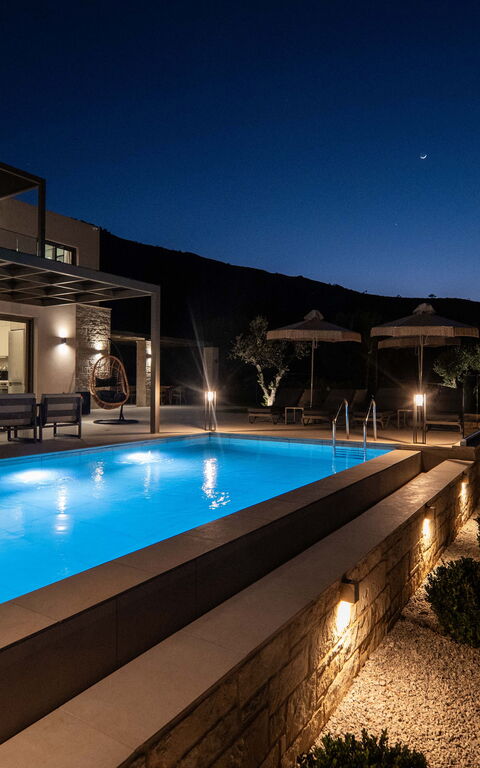 Villa Vasilissa: Buitenkanten, Buitenshuis, zwembad